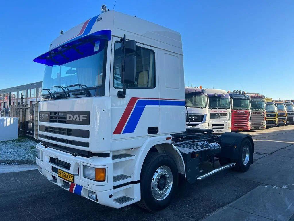 DAF 95.400 4X2 RESTORED/RESTAURIERT/GERESTAUREERD - Cap tractor: Foto 3 DAF 95.400 4X2 RESTORED/RESTAURIERT/GERESTAUREERD - Cap tractor: Foto 3