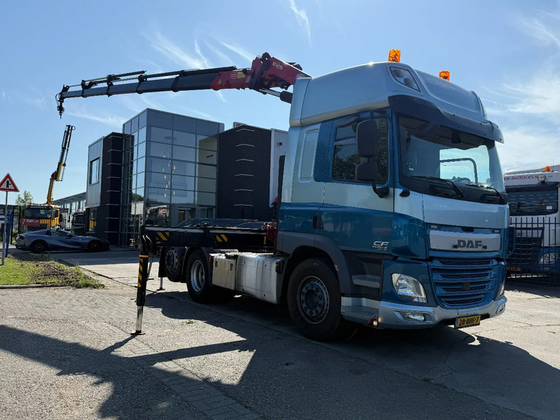 DAF CF 440 6X2 EURO 6 + HMF 3220-K5 REMOTE 5E & 6E FUNCTIE - Cap tractor: Foto 2 DAF CF 440 6X2 EURO 6 + HMF 3220-K5 REMOTE 5E & 6E FUNCTIE - Cap tractor: Foto 2