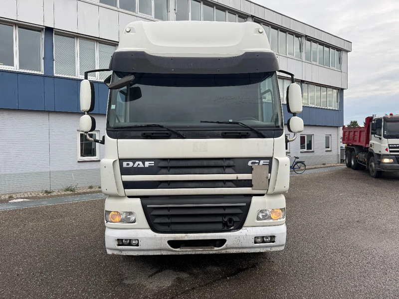DAF CF 85.460 4X2 EURO 5 SLEEPER CAB - Cap tractor: Foto 2 DAF CF 85.460 4X2 EURO 5 SLEEPER CAB - Cap tractor: Foto 2