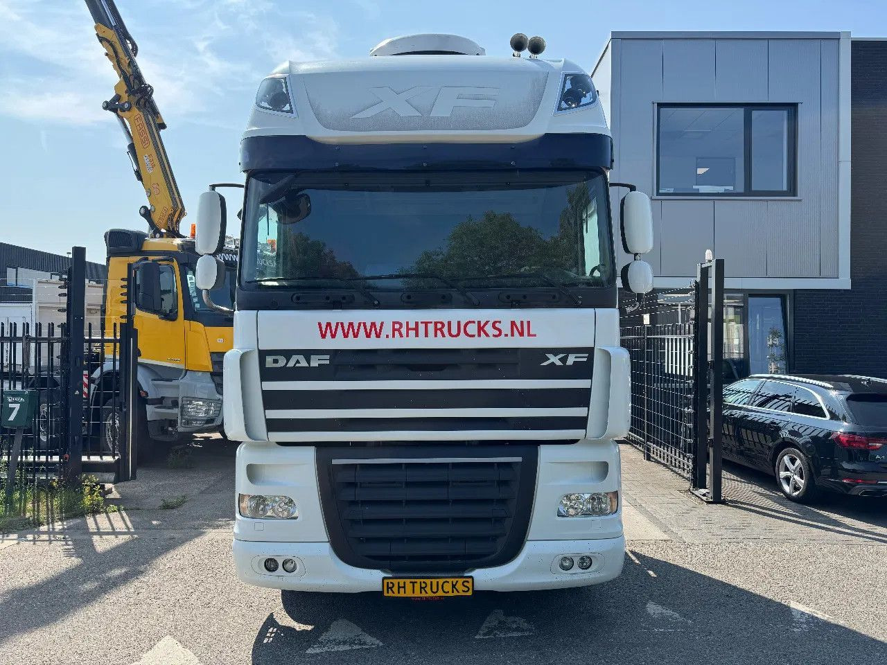 DAF XF 105.510 4X2 SKIRTS ADR RETARDER STANDKLIMA - Cap tractor: Foto 2 DAF XF 105.510 4X2 SKIRTS ADR RETARDER STANDKLIMA - Cap tractor: Foto 2