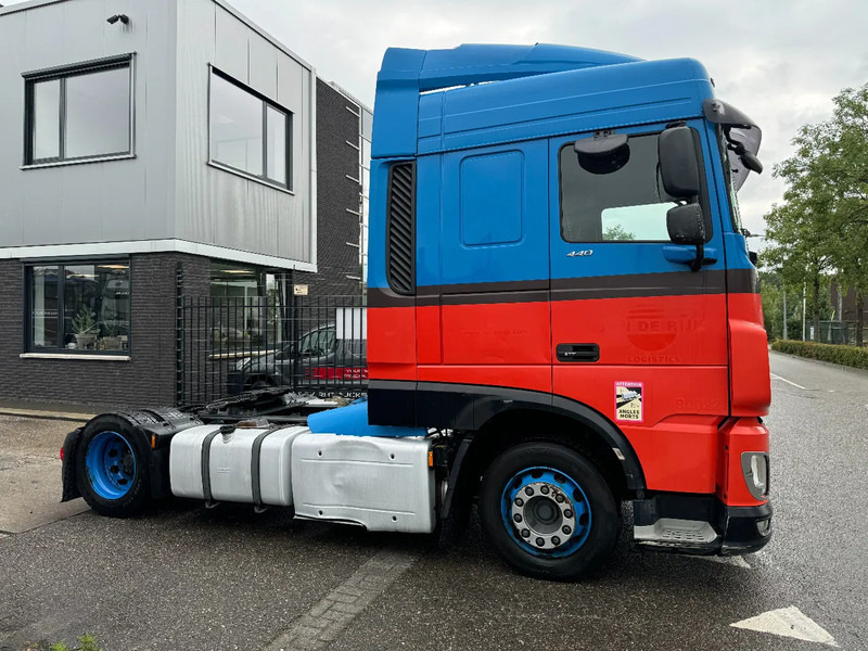 DAF XF 440 4X2 EURO 6 MEGA LOW DECK - Cap tractor: Foto 4 DAF XF 440 4X2 EURO 6 MEGA LOW DECK - Cap tractor: Foto 4