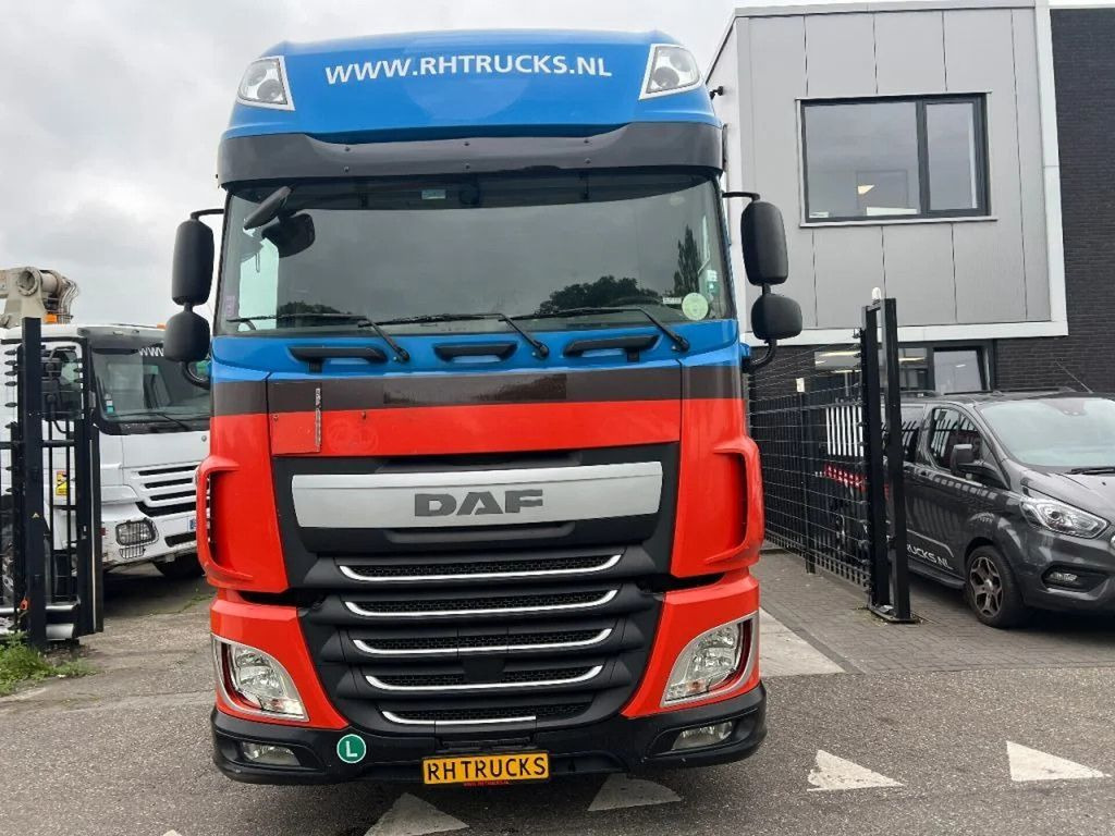 DAF XF 440 4X2 - EURO 6 - MEGA - Cap tractor: Foto 2 DAF XF 440 4X2 - EURO 6 - MEGA - Cap tractor: Foto 2