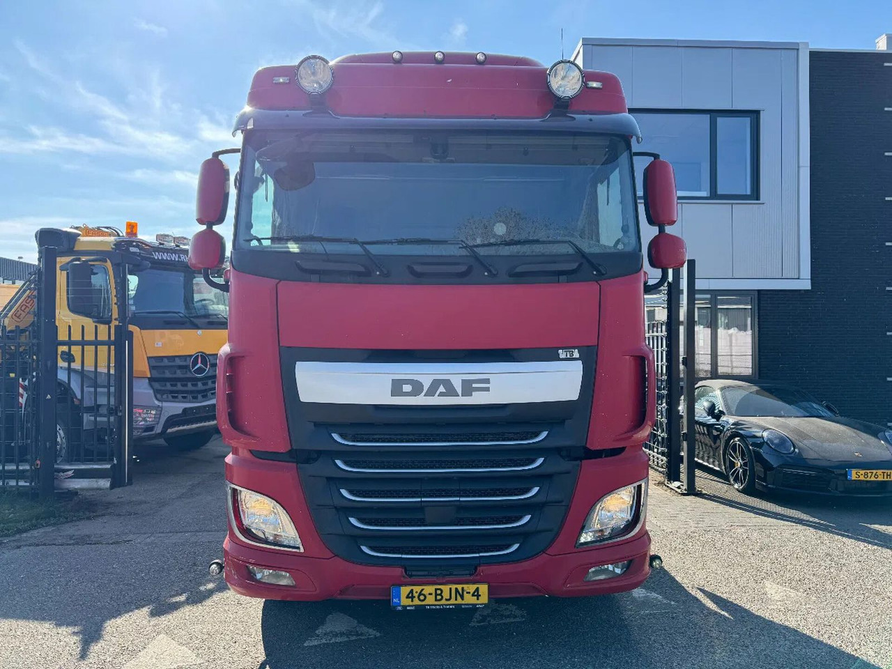 DAF XF 440 4X2 EURO 6 SKIRTS 2017 - Cap tractor: Foto 2 DAF XF 440 4X2 EURO 6 SKIRTS 2017 - Cap tractor: Foto 2