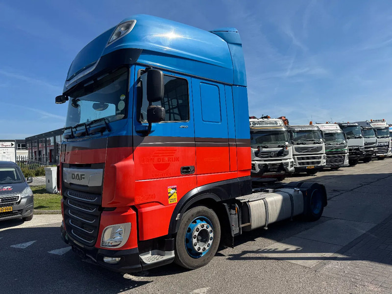 DAF XF 450 4X2 EURO 6 MEGA - Cap tractor: Foto 1 DAF XF 450 4X2 EURO 6 MEGA - Cap tractor: Foto 1