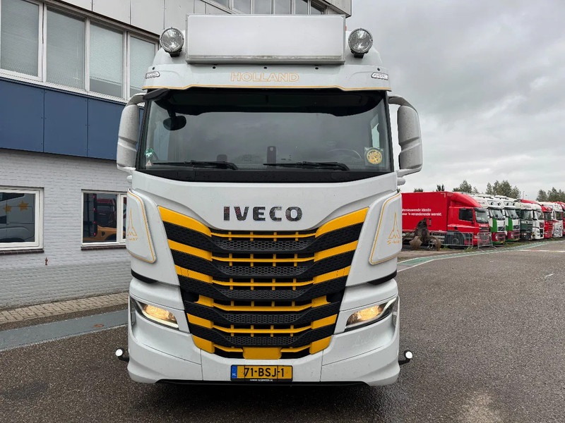 Iveco S-WAY 460 4X2 EURO 6 SKIRTS DOUBLE TANK - Cap tractor: Foto 2 Iveco S-WAY 460 4X2 EURO 6 SKIRTS DOUBLE TANK - Cap tractor: Foto 2