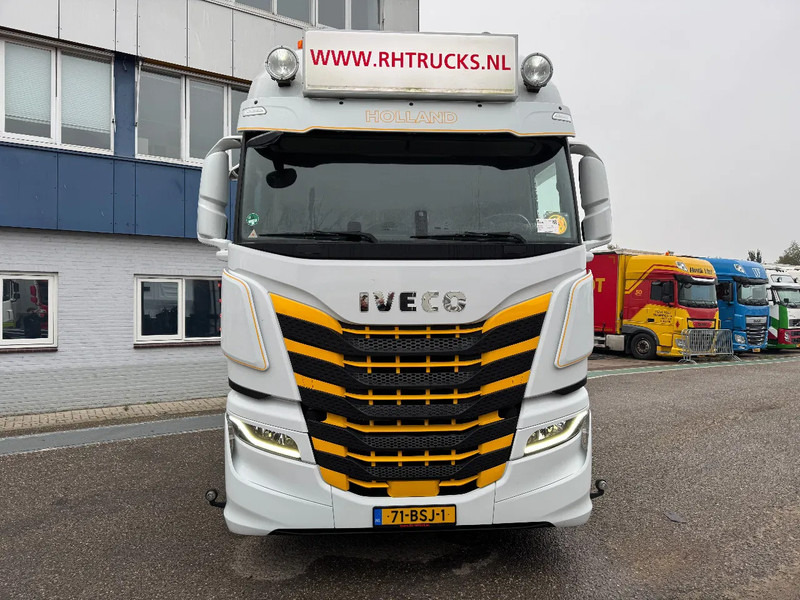 Iveco S-WAY 460 4X2 EURO 6 SKIRTS DOUBLE TANK - Cap tractor: Foto 2 Iveco S-WAY 460 4X2 EURO 6 SKIRTS DOUBLE TANK - Cap tractor: Foto 2