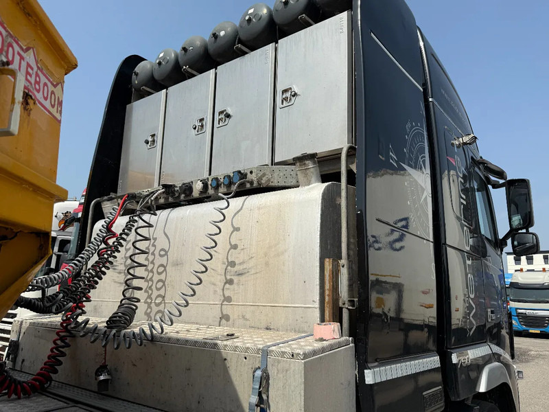 Volvo FH 16.750 8X4 - 160 TON + RETARDER - Cap tractor: Foto 5 Volvo FH 16.750 8X4 - 160 TON + RETARDER - Cap tractor: Foto 5