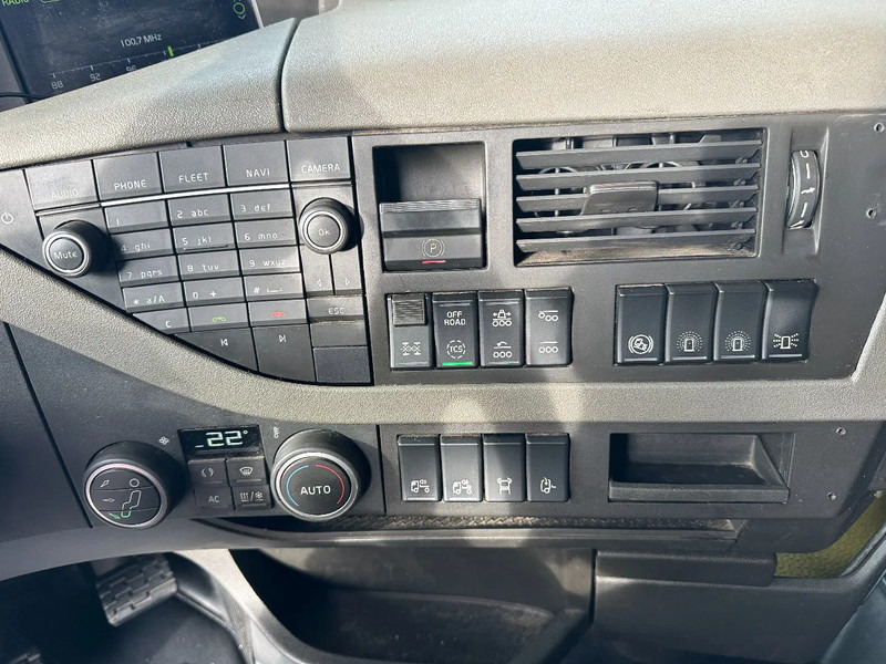 Cap tractor Volvo FH 16.750 8X4, 180 TON POWER STEERING HYDRAULIC: Foto 16 Cap tractor Volvo FH 16.750 8X4, 180 TON POWER STEERING HYDRAULIC: Foto 16