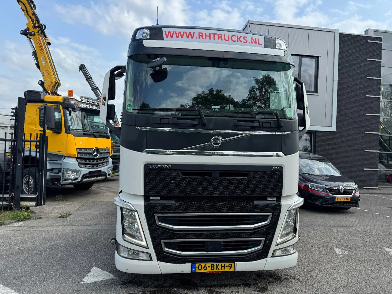 Volvo FH 460 6X2 - EURO 6 + KIPPER HYDR. + LIFTING AXL - Cap tractor: Foto 2 Volvo FH 460 6X2 - EURO 6 + KIPPER HYDR. + LIFTING AXL - Cap tractor: Foto 2