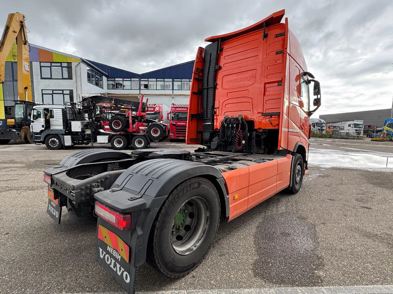 Volvo FH 500 4X2 EURO 6 SKIRTS STANDKLIMA - Cap tractor: Foto 5 Volvo FH 500 4X2 EURO 6 SKIRTS STANDKLIMA - Cap tractor: Foto 5