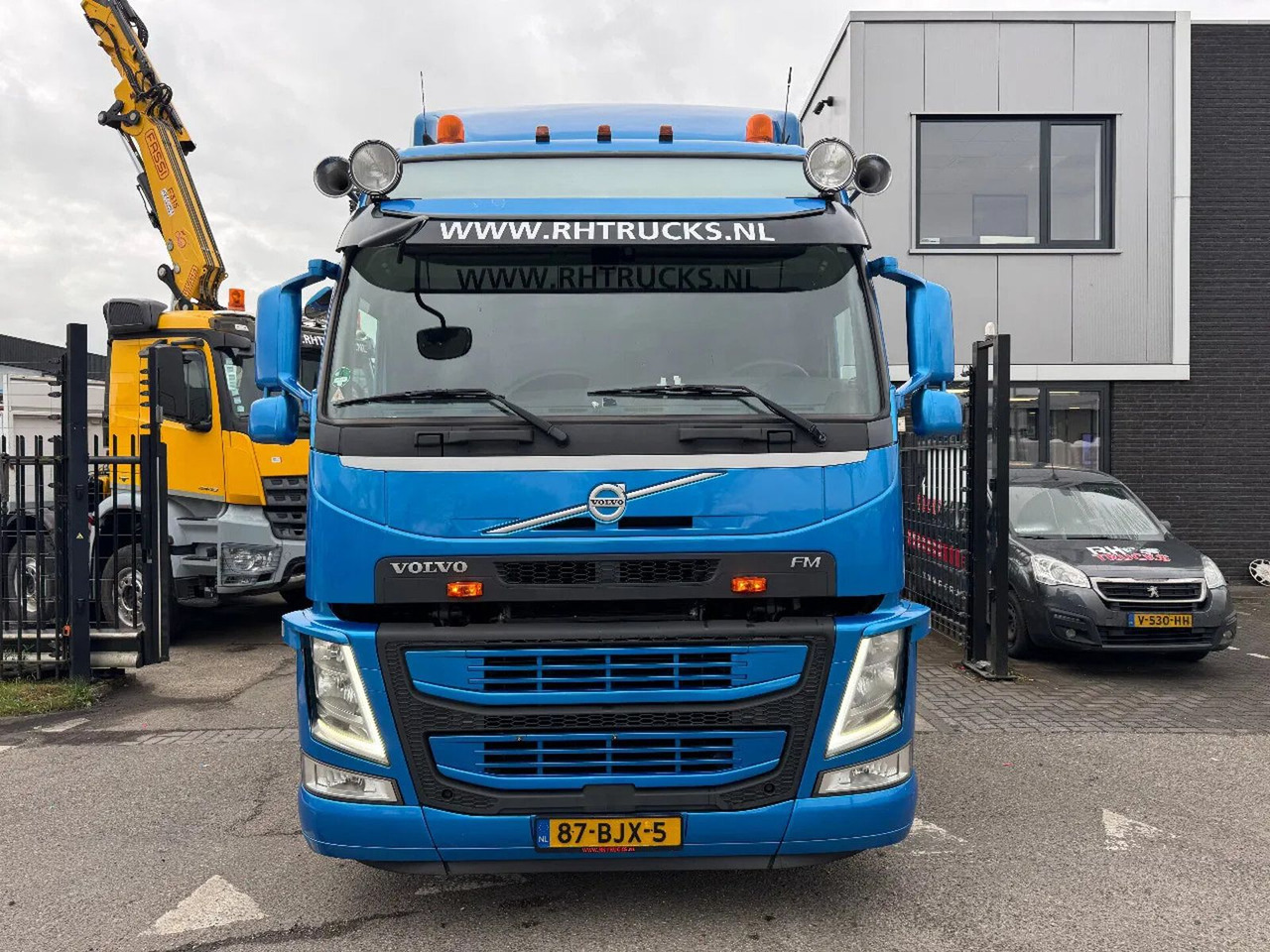 Volvo FM 370 4X2 SPOILERS EURO 6 SKIRTS HOLLAND TRUCK - Cap tractor: Foto 2 Volvo FM 370 4X2 SPOILERS EURO 6 SKIRTS HOLLAND TRUCK - Cap tractor: Foto 2