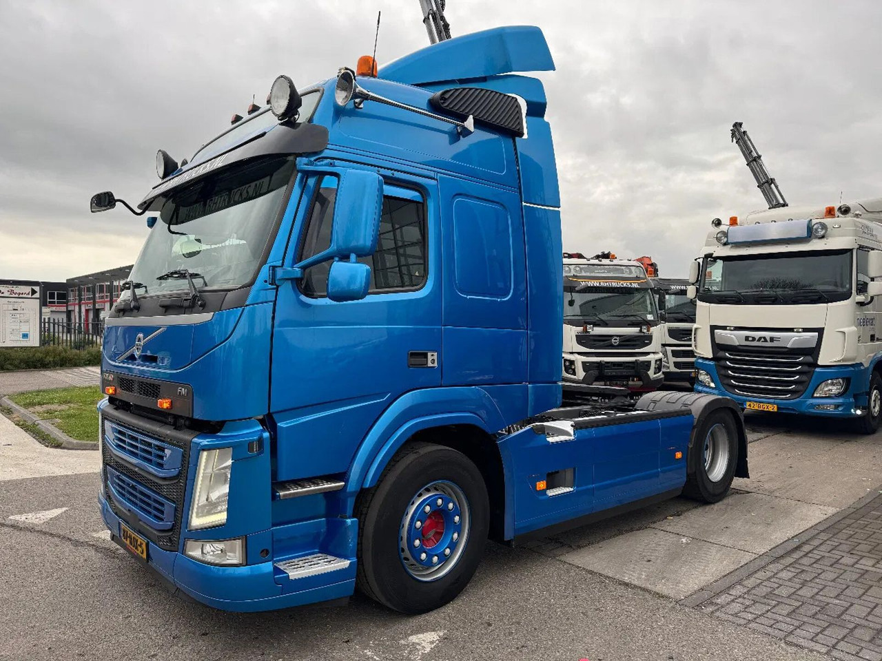 Volvo FM 370 4X2 SPOILERS EURO 6 SKIRTS HOLLAND TRUCK - Cap tractor: Foto 1 Volvo FM 370 4X2 SPOILERS EURO 6 SKIRTS HOLLAND TRUCK - Cap tractor: Foto 1