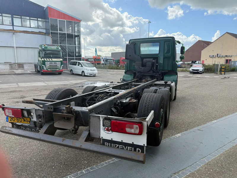 DAF CF 400 6X2 EURO 6 - ONLY 689.209 KM + STEERING AXLE - Camion şasiu: Foto 3 DAF CF 400 6X2 EURO 6 - ONLY 689.209 KM + STEERING AXLE - Camion şasiu: Foto 3