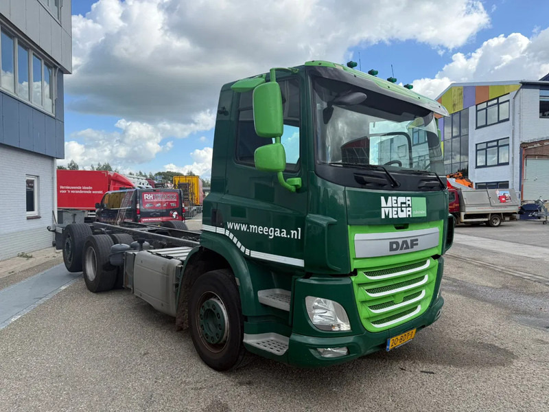 DAF CF 400 6X2 EURO 6 - ONLY 689.209 KM + STEERING AXLE - Camion şasiu: Foto 2 DAF CF 400 6X2 EURO 6 - ONLY 689.209 KM + STEERING AXLE - Camion şasiu: Foto 2