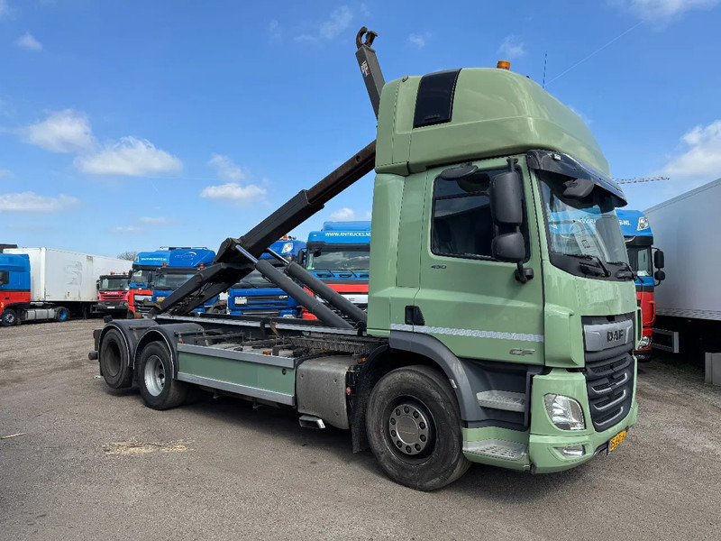 DAF CF 450 6X2 EURO 6 VDL 21T HOOK LIFTING AXLE - Camion cu cârlig: Foto 2 DAF CF 450 6X2 EURO 6 VDL 21T HOOK LIFTING AXLE - Camion cu cârlig: Foto 2