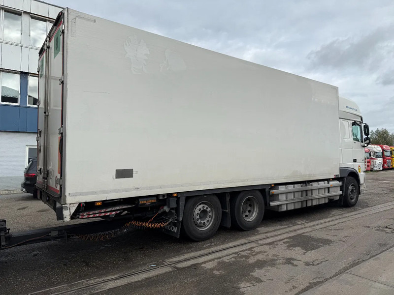 DAF XF 480 6X2 + 2 AXLE HANGER + TRS COOLING + DHOLLANDIA LIFT (2x) - Camion frigider: Foto 4 DAF XF 480 6X2 + 2 AXLE HANGER + TRS COOLING + DHOLLANDIA LIFT (2x) - Camion frigider: Foto 4
