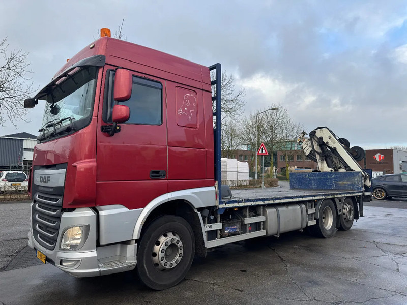 DAF XF 510 6X2 EURO 6 + HIAB 166 HI PRO + REMOTE CONTROL - Camion platformă, Camion cu macara: Foto 2 DAF XF 510 6X2 EURO 6 + HIAB 166 HI PRO + REMOTE CONTROL - Camion platformă, Camion cu macara: Foto 2