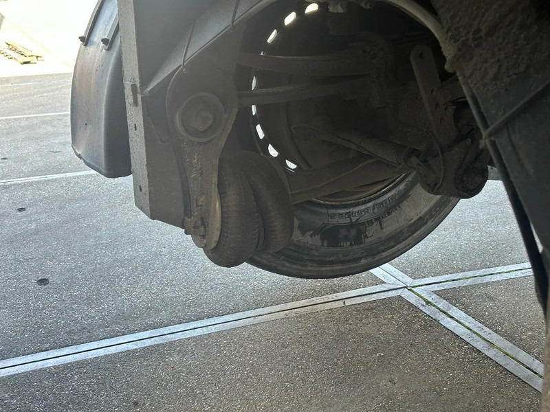 Semiremorcă platformă Floor KENNIS R14/6.00 APK 11-2026 2 STUUR EN 2 LIFT ASSEN: Foto 19 Semiremorcă platformă Floor KENNIS R14/6.00 APK 11-2026 2 STUUR EN 2 LIFT ASSEN: Foto 19