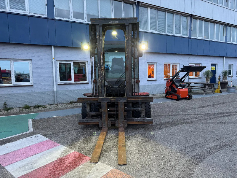 Kalmar DCF 80-9 8000 KG 3500 MM LIFT HEIGHT FORK POSITIONER - Stivuitor diesel: Foto 5 Kalmar DCF 80-9 8000 KG 3500 MM LIFT HEIGHT FORK POSITIONER - Stivuitor diesel: Foto 5