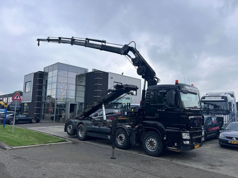 MAN TGS 35.440 8X2-4 + HIAB 220C-5 REMOTE + CABLE LIFT AUTOMATIC - Camion cu macara: Foto 1 MAN TGS 35.440 8X2-4 + HIAB 220C-5 REMOTE + CABLE LIFT AUTOMATIC - Camion cu macara: Foto 1