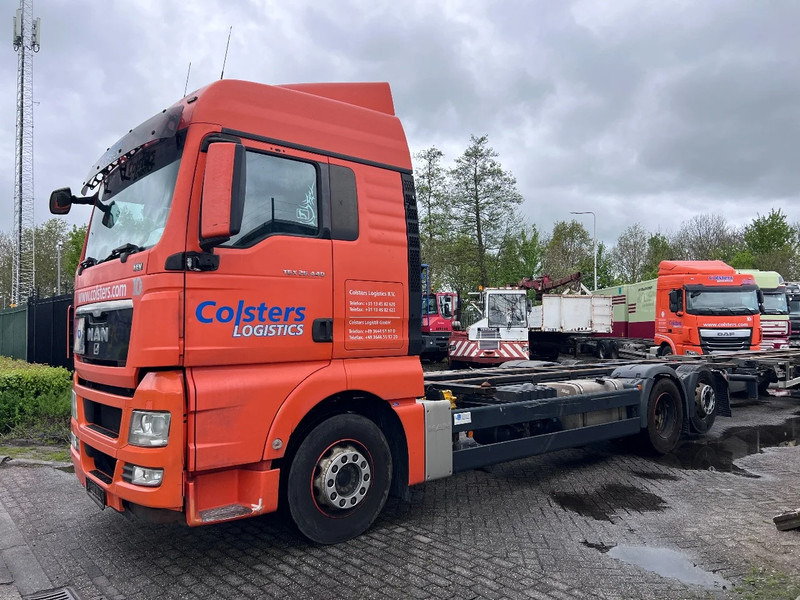 MAN TGX 26.440 XLX 6X2 EURO 5 - BDF CHASSIS + RETARDER - Camion transport containere/ Swap body: Foto 1 MAN TGX 26.440 XLX 6X2 EURO 5 - BDF CHASSIS + RETARDER - Camion transport containere/ Swap body: Foto 1