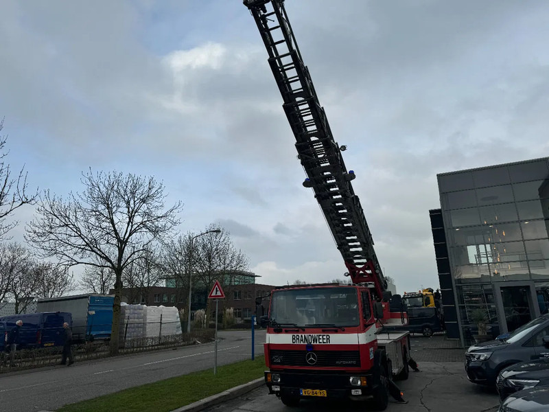 Mercedes-Benz 1120 OF MAGIRUS 24 METER + KORF + SLANGS - Autospeciala de stins incendii: Foto 3 Mercedes-Benz 1120 OF MAGIRUS 24 METER + KORF + SLANGS - Autospeciala de stins incendii: Foto 3