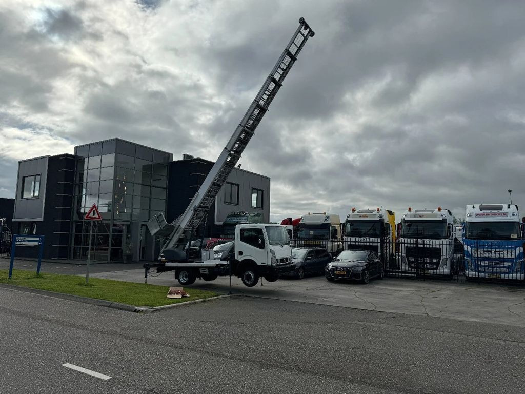 Nissan CABSTAR 35.13 EURO 6 + LIFT 25 METER + REMOTE CO - Camion cu nacela: Foto 1 Nissan CABSTAR 35.13 EURO 6 + LIFT 25 METER + REMOTE CO - Camion cu nacela: Foto 1