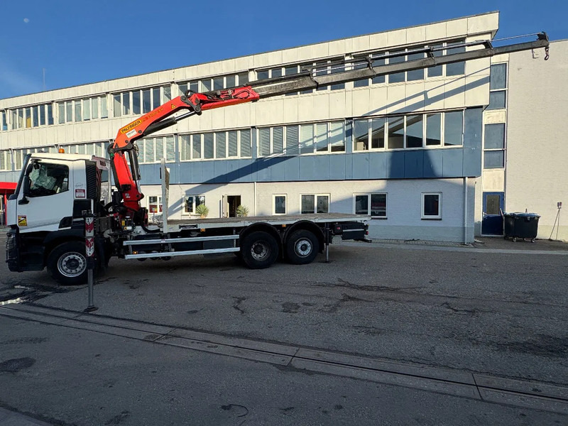 Renault C460 6X2 EURO 6 PALFINGER PK33002 + REMOTE CONTROL ENIGINE RUNNING - Camion cu macara: Foto 3 Renault C460 6X2 EURO 6 PALFINGER PK33002 + REMOTE CONTROL ENIGINE RUNNING - Camion cu macara: Foto 3