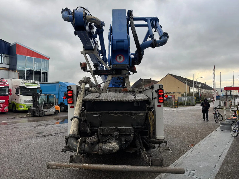 Scania G490 8X4 SCHWING S 47 R + REMOTE CONTROL HUB REDUCTION - Autopompă de beton: Foto 5 Scania G490 8X4 SCHWING S 47 R + REMOTE CONTROL HUB REDUCTION - Autopompă de beton: Foto 5