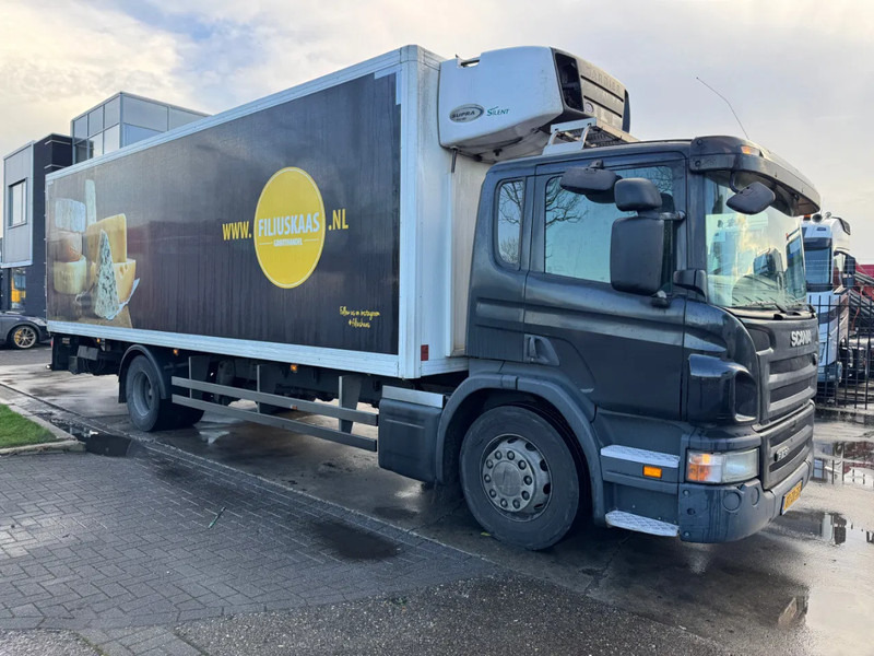 Scania P230 4X2 - EURO 4 + CARRIER SUPRA 950 MT + DHOLLANDIA LIFT - Camion frigider: Foto 3 Scania P230 4X2 - EURO 4 + CARRIER SUPRA 950 MT + DHOLLANDIA LIFT - Camion frigider: Foto 3