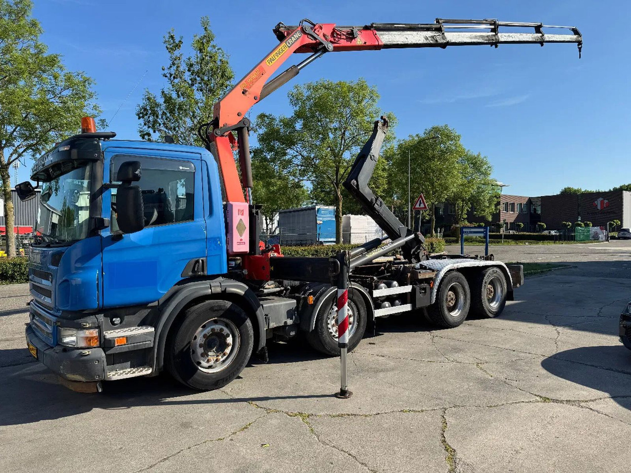 Scania P380 8X4 PALFINGER HOOK + PALFINGER PK16502 + RE - Camion cu cârlig, Camion cu macara: Foto 1 Scania P380 8X4 PALFINGER HOOK + PALFINGER PK16502 + RE - Camion cu cârlig, Camion cu macara: Foto 1
