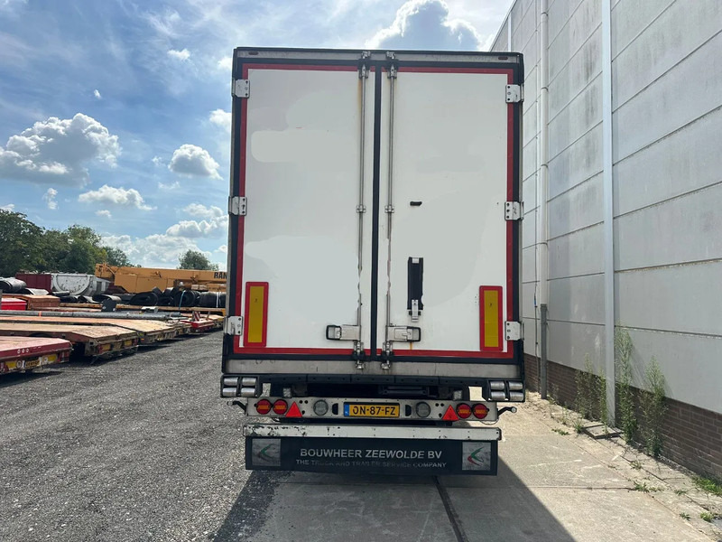Schmitz Cargobull SCB*S3B THERMO KING SLX300E 3 AXLE - Semiremorcă frigider: Foto 4 Schmitz Cargobull SCB*S3B THERMO KING SLX300E 3 AXLE - Semiremorcă frigider: Foto 4