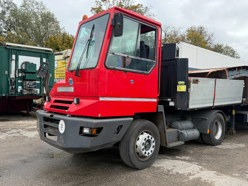 Terberg YT 180 4X2 - HUB REDUCTION + NL REGISTRATION! - Tractor terminal: Foto 1 Terberg YT 180 4X2 - HUB REDUCTION + NL REGISTRATION! - Tractor terminal: Foto 1