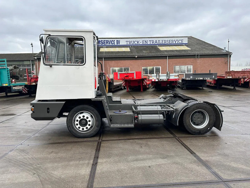 Terberg YT YT17 - Tractor terminal: Foto 2 Terberg YT YT17 - Tractor terminal: Foto 2