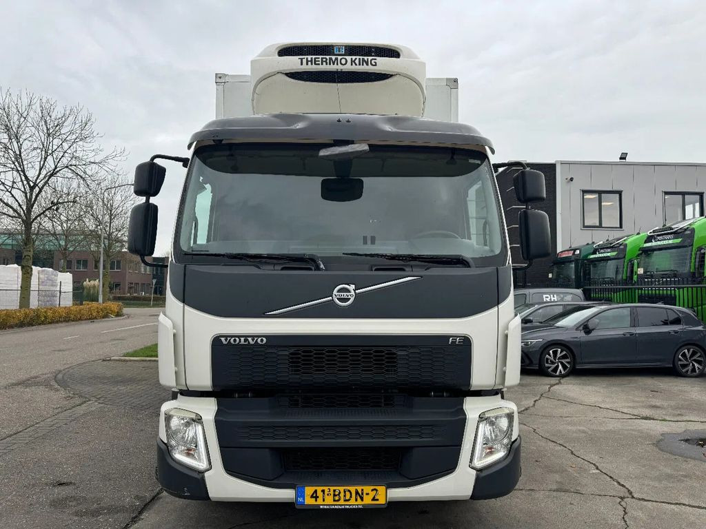 Volvo FE 250 4X2 - EURO 6 + THERMOKING T-500R + DHOLLA - Camion frigider: Foto 2 Volvo FE 250 4X2 - EURO 6 + THERMOKING T-500R + DHOLLA - Camion frigider: Foto 2