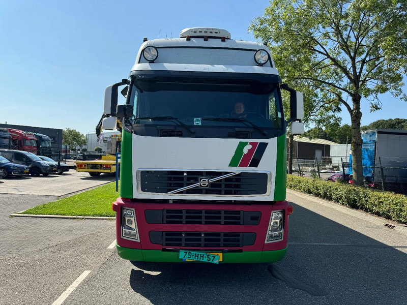 Volvo FH 12.420 6X2 - EURO 3 + HANGER NETAM-FRUEHAUF + THERMOKING + DHOLLANDIA LIFT - Camion frigider: Foto 2 Volvo FH 12.420 6X2 - EURO 3 + HANGER NETAM-FRUEHAUF + THERMOKING + DHOLLANDIA LIFT - Camion frigider: Foto 2