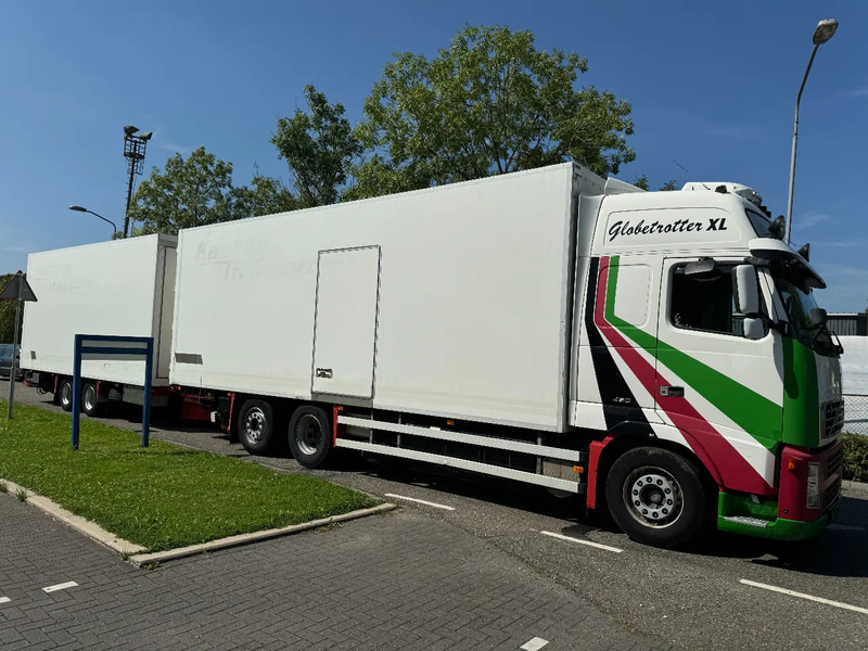 Volvo FH 12.420 6X2 - EURO 3 + HANGER NETAM-FRUEHAUF + THERMOKING + DHOLLANDIA LIFT - Camion frigider: Foto 1 Volvo FH 12.420 6X2 - EURO 3 + HANGER NETAM-FRUEHAUF + THERMOKING + DHOLLANDIA LIFT - Camion frigider: Foto 1