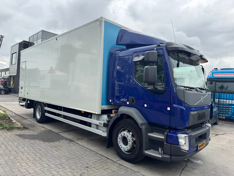 Volvo FL 250 4X2 EURO 6 DHOLLANDIA LIFT + CARGOLOCK TÜV 04-2026 - Camion furgon: Foto 4 Volvo FL 250 4X2 EURO 6 DHOLLANDIA LIFT + CARGOLOCK TÜV 04-2026 - Camion furgon: Foto 4