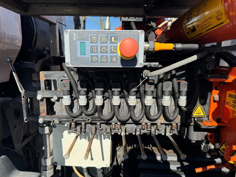 Camion basculantă, Camion cu macara Volvo FM 330 6X2 - EURO 5 + ATLAS 126.3E A2 + REMOTE + LIFT/STEERING AXLE: Foto 17