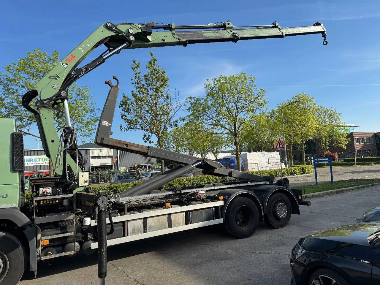 Volvo FM 370 6X2 VDL 21T + HIAB 211 + REMOTE CONTROL - Camion cu macara: Foto 3 Volvo FM 370 6X2 VDL 21T + HIAB 211 + REMOTE CONTROL - Camion cu macara: Foto 3