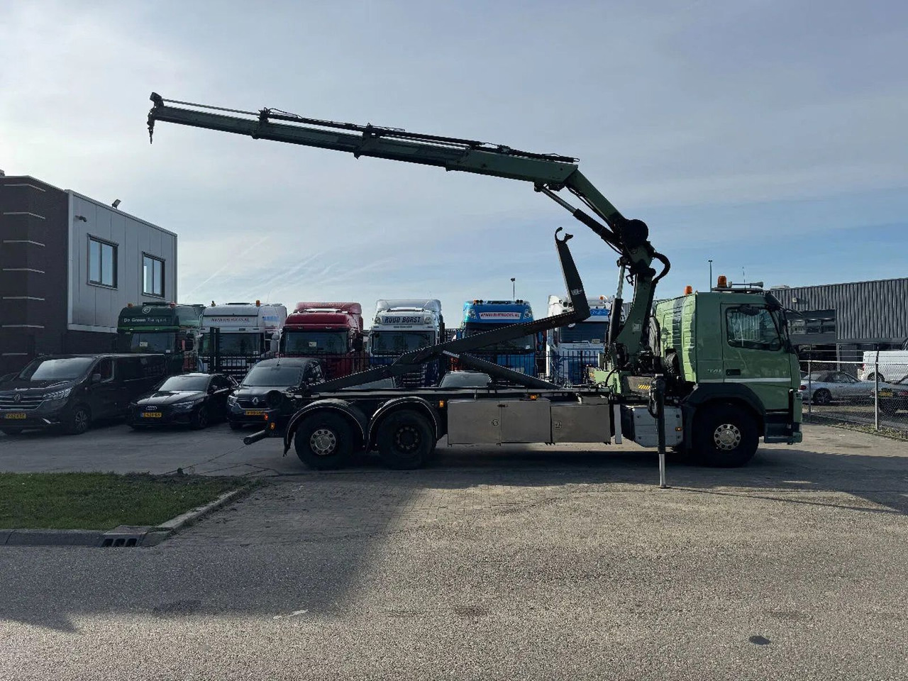 Volvo FM 370 6X2 VDL 21T + HIAB 211 + REMOTE CONTROL - Camion cu macara: Foto 5 Volvo FM 370 6X2 VDL 21T + HIAB 211 + REMOTE CONTROL - Camion cu macara: Foto 5