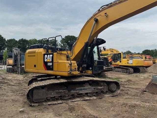 CAT 326 F L - Excavator pe şenile: Foto 3 CAT 326 F L - Excavator pe şenile: Foto 3