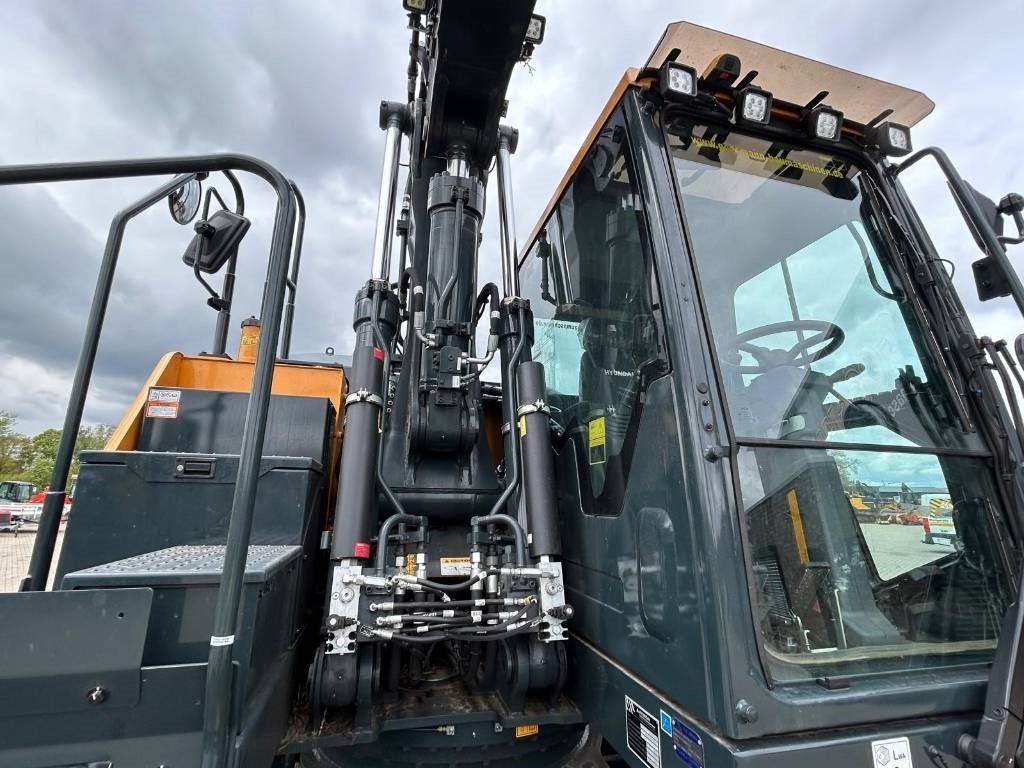 HYUNDAI HW170 ACR - Excavator pe roţi: Foto 5 HYUNDAI HW170 ACR - Excavator pe roţi: Foto 5