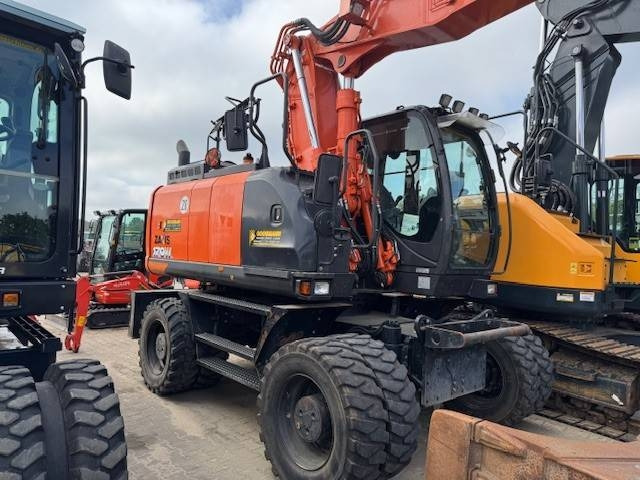 Hitachi ZX 170 W - Excavator pe roţi: Foto 1 Hitachi ZX 170 W - Excavator pe roţi: Foto 1