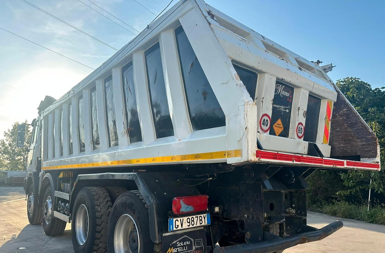 Astra HD8 84 4 assi ribaltabile EURO 5 - Camion basculantă: Foto 4 Astra HD8 84 4 assi ribaltabile EURO 5 - Camion basculantă: Foto 4