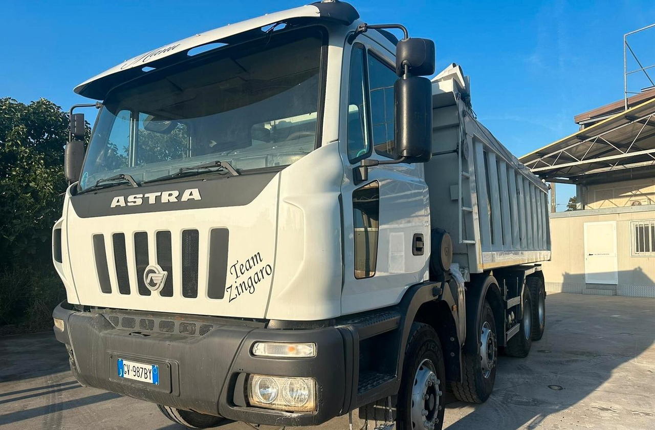 Astra HD8 84 4 assi ribaltabile EURO 5 - Camion basculantă: Foto 1 Astra HD8 84 4 assi ribaltabile EURO 5 - Camion basculantă: Foto 1