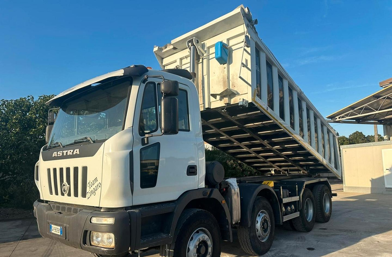 Astra HD8 84 4 assi ribaltabile EURO 5 - Camion basculantă: Foto 5 Astra HD8 84 4 assi ribaltabile EURO 5 - Camion basculantă: Foto 5