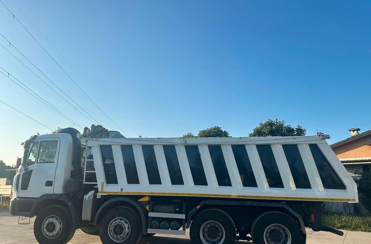 Astra HD8 84 4 assi ribaltabile EURO 5 - Camion basculantă: Foto 3 Astra HD8 84 4 assi ribaltabile EURO 5 - Camion basculantă: Foto 3