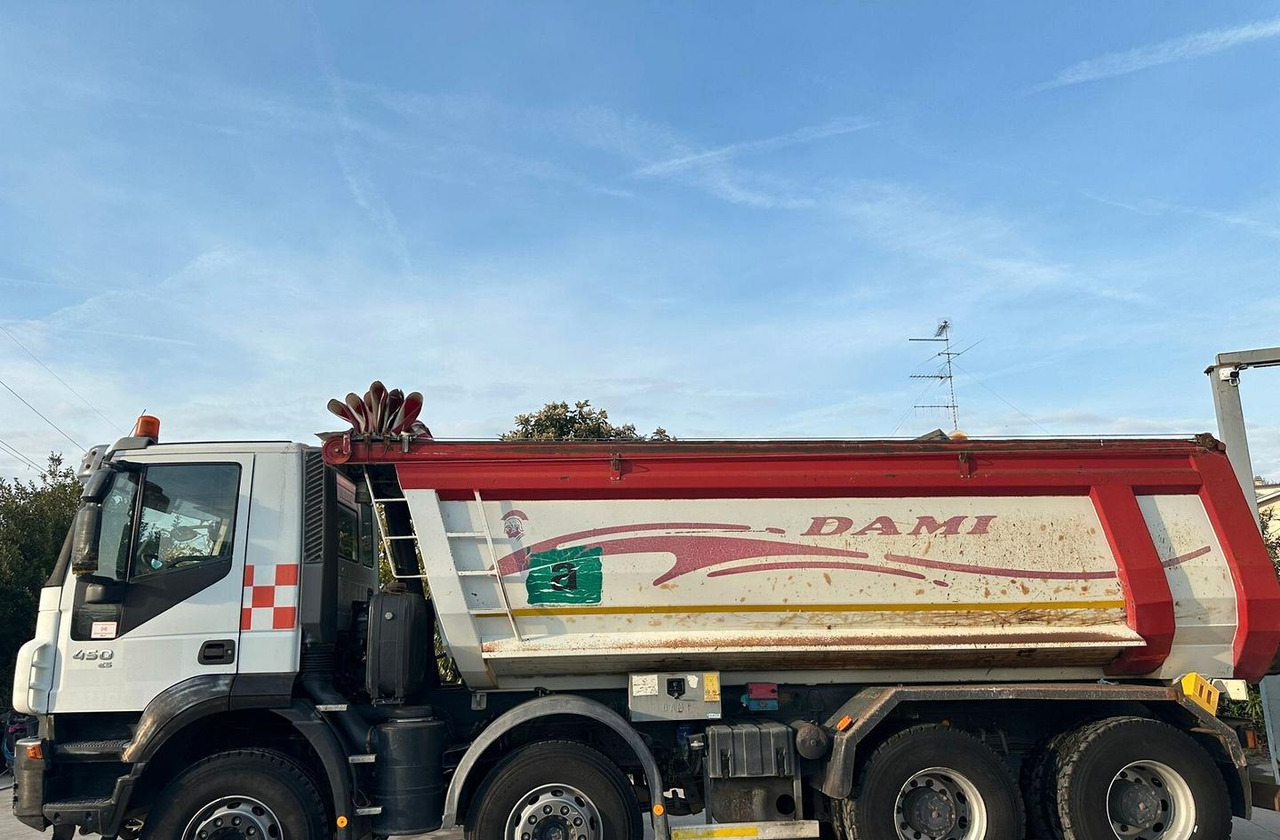 Iveco Trakker 450 4 assi euro 5 - Camion basculantă: Foto 3 Iveco Trakker 450 4 assi euro 5 - Camion basculantă: Foto 3