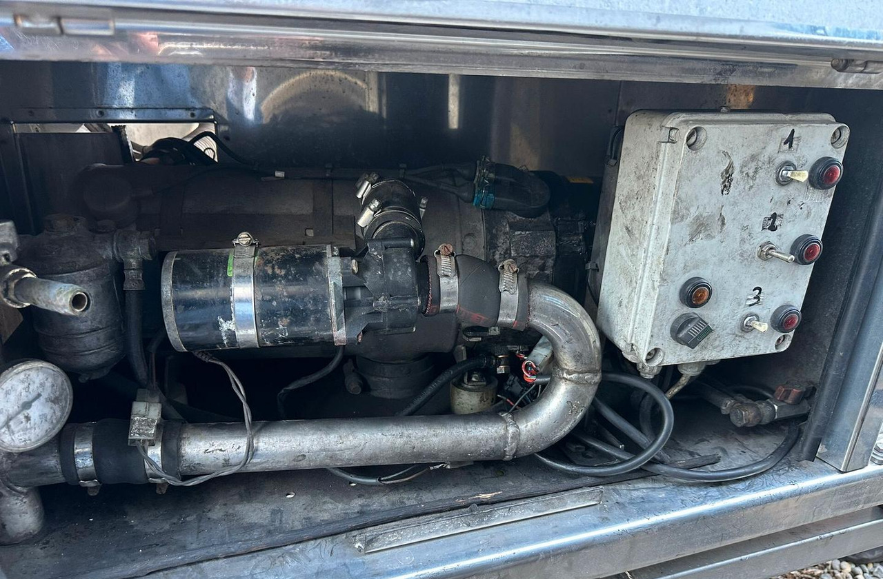 Semirimorchio cisterna Feldbinder - Semiremorcă cisternă: Foto 5 Semirimorchio cisterna Feldbinder - Semiremorcă cisternă: Foto 5